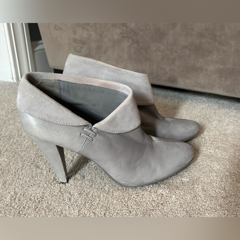 Coach Gray Annika Leather Suede Women's Size 9 Heeled Bootie